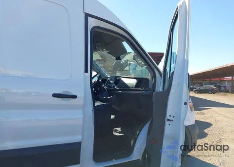 2024 Ford Transit-250 z USA, uszkodzony, nr VIN 1FTBR2C84RKA11581